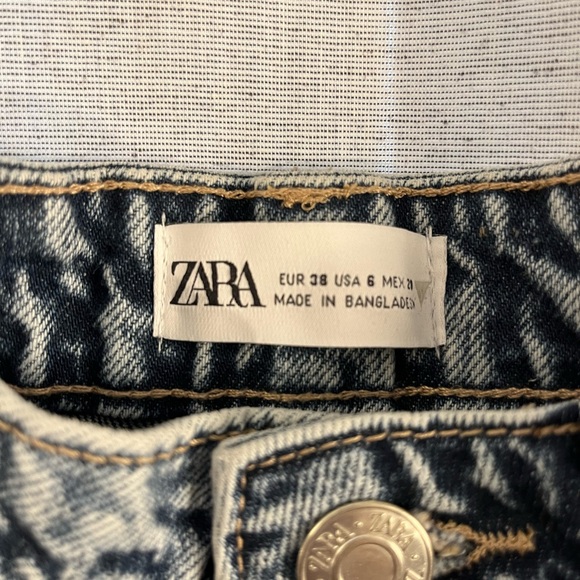 Zara - Straight fit, medium wash, high-rise. Never worn, all tags still attached - Picture 2 of 3